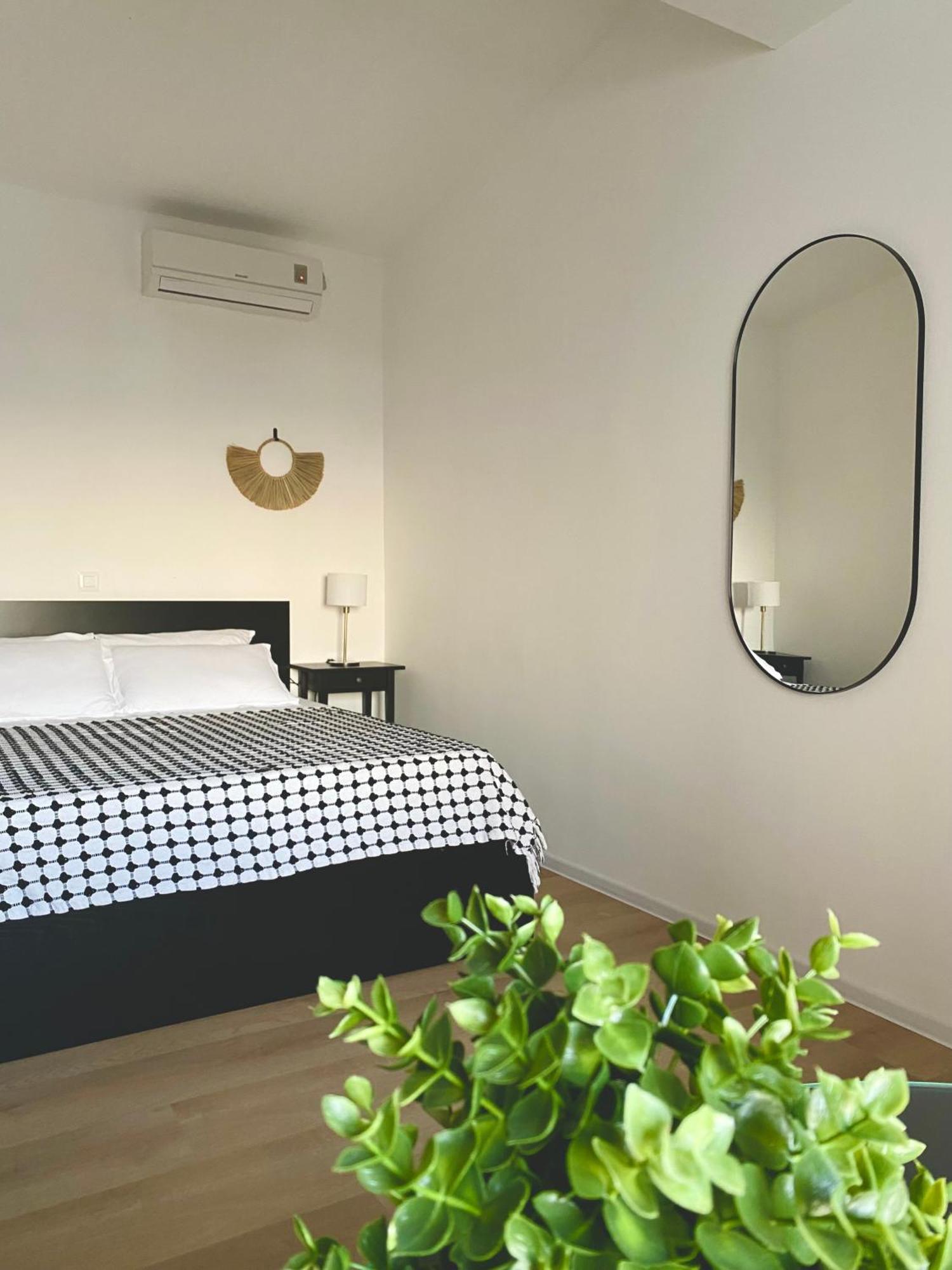 Apartman & Joy Of Life In *