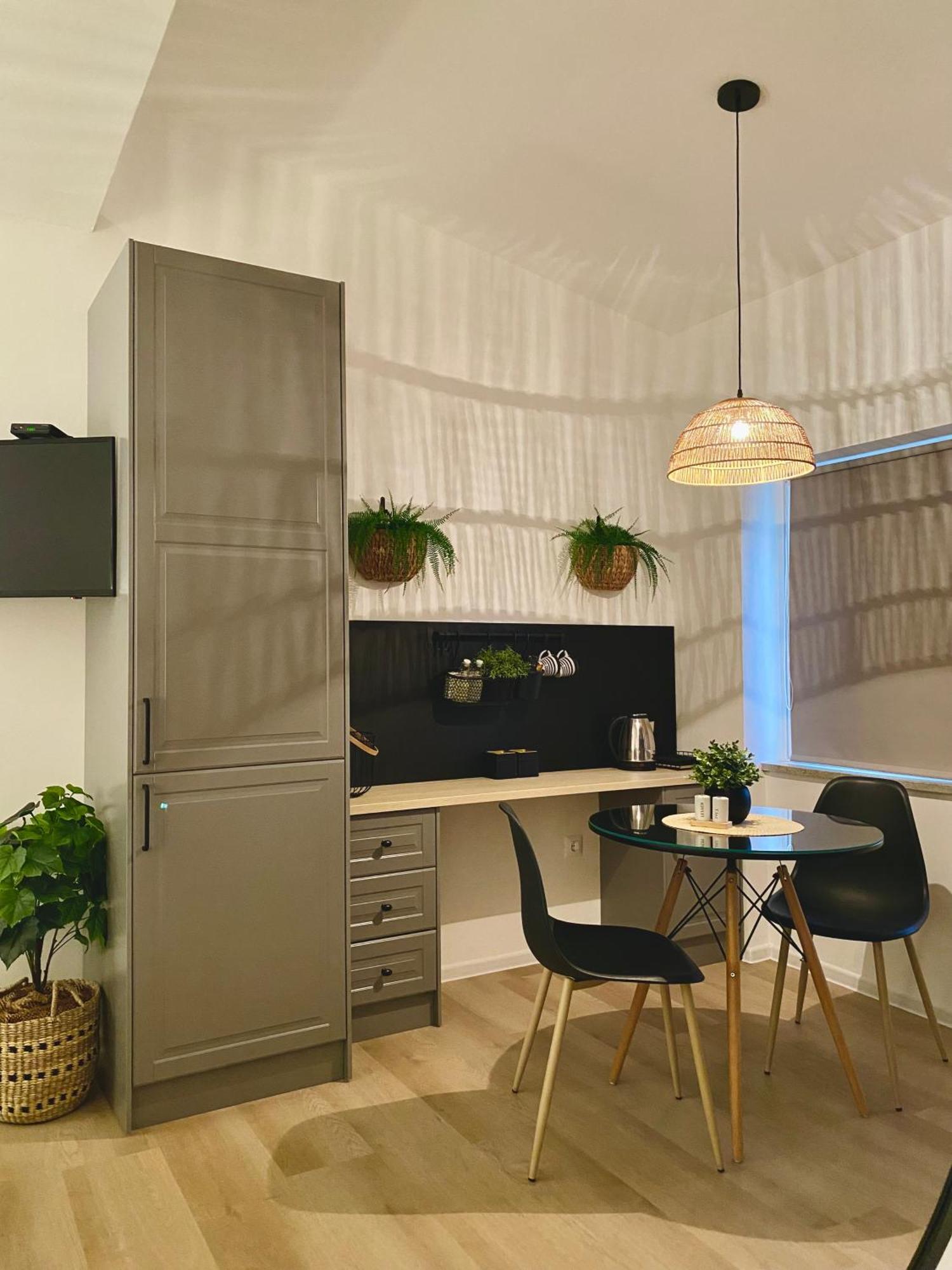 Apartman & Joy Of Life In *