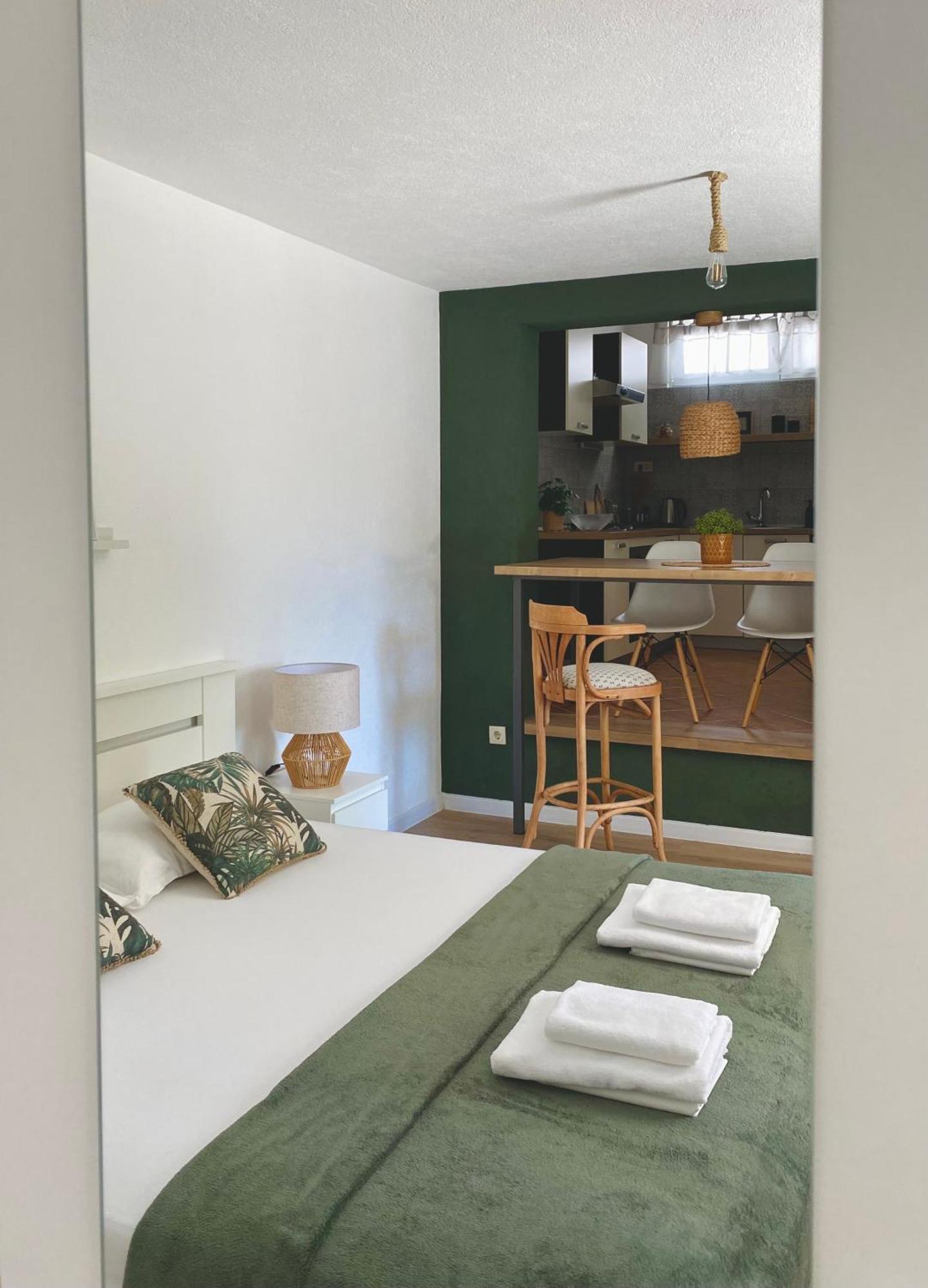 Apartman & Joy Of Life In *